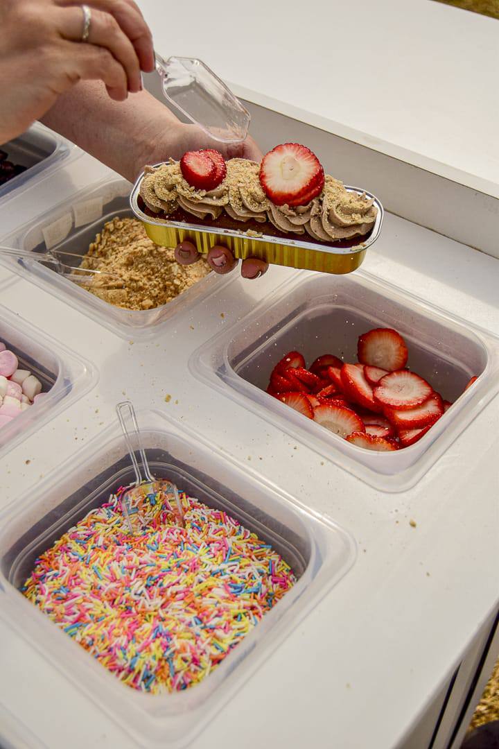 Oh My Nosh Cake Cart (2)